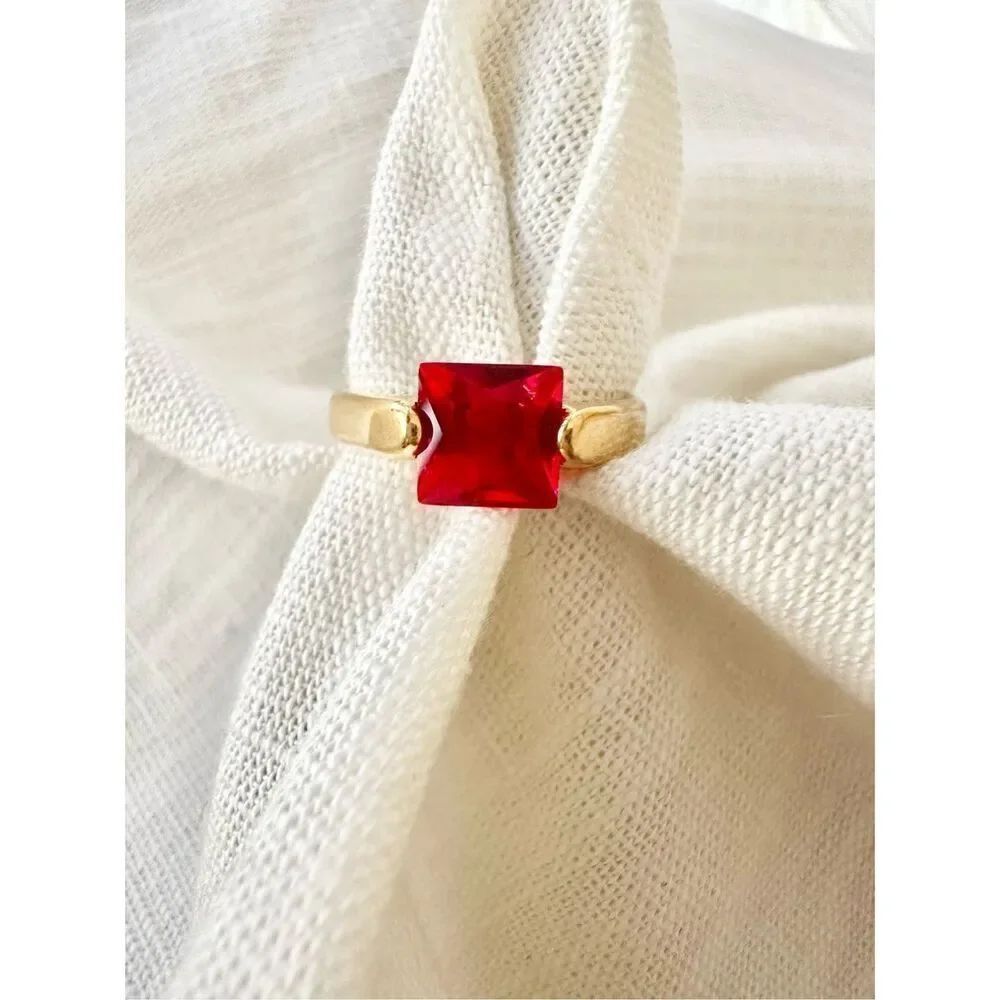 Ring red princess cut cubic zirconia solitaire ring